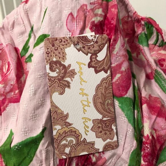 Band Of The Free Floral Blouse With Peplum Hem & Pom Pom Trim Size Small NWT - Picture 9 of 9